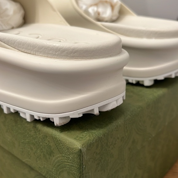 Gucci sandal with interlocking G - Picture 5 of 11